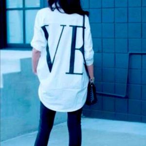 Chic White Graphic Tunic Top